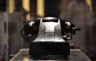 المكتب الأخضر والهاتف الأسود عندما كان الملك فهد وزير المعارف