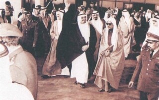 خادم الحرمين الشريفين الملك فهد في عام 1392هـ/1972م أثناء حفل جامعة الملك سعود بمناسبة مرور 15 عاماً على إنشائها