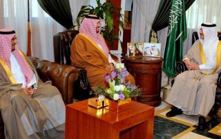 أمير المنطقة الشرقية يستقبل الأمير تركي بن محمد بن فهد